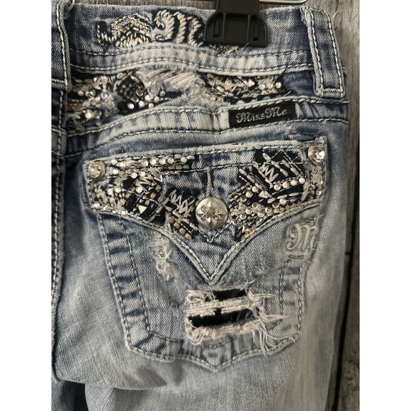 Miss Me Jeans Womens 26 Signature Crop Distressed Lace Embellished Denim Pants - Picture 5 of 6